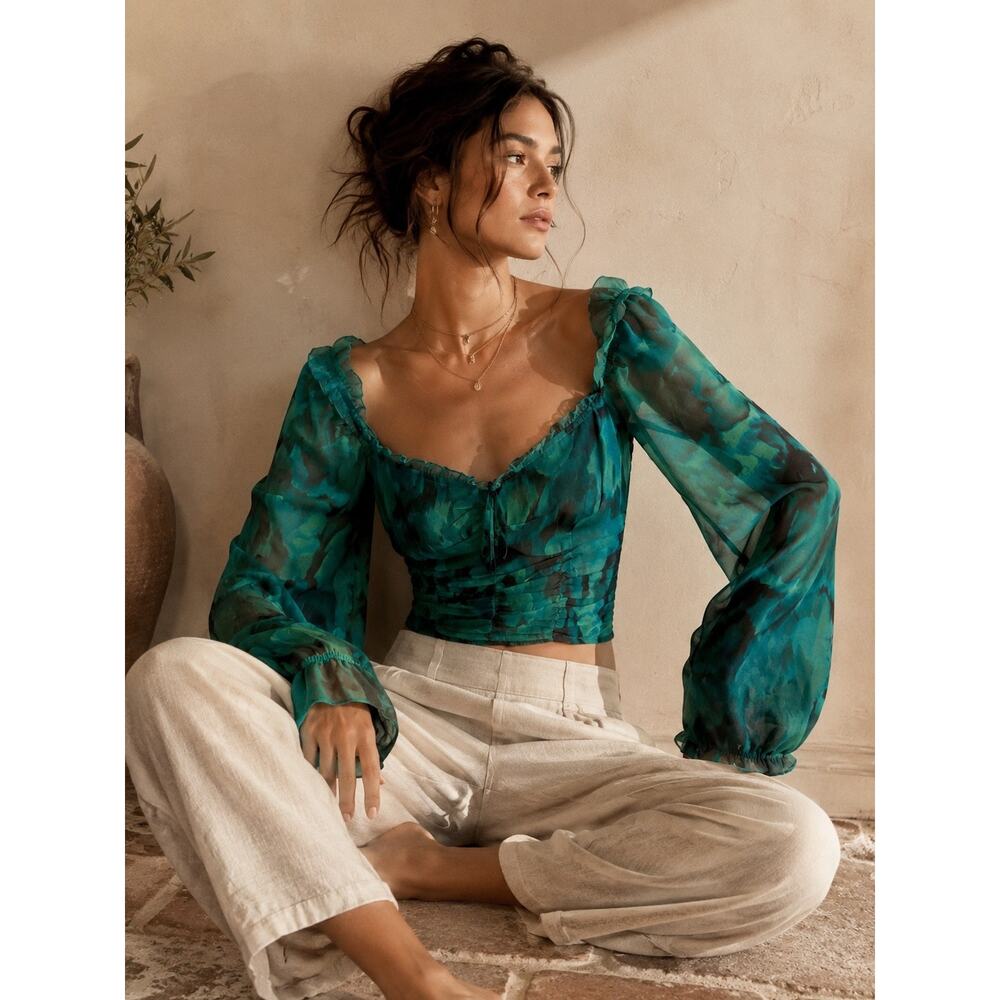 SHOWPO | Green/Black Clabelle Long Sleeve Ruched Cropped Sweetheart Top- Sz 2